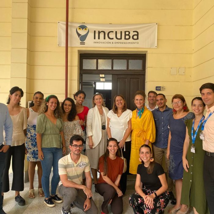 visita de la representante de nir a cuba
