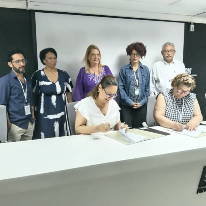 Firma Fundación UH convenio de colaboración con el Ministerio de Energía y Minas (MINEM)