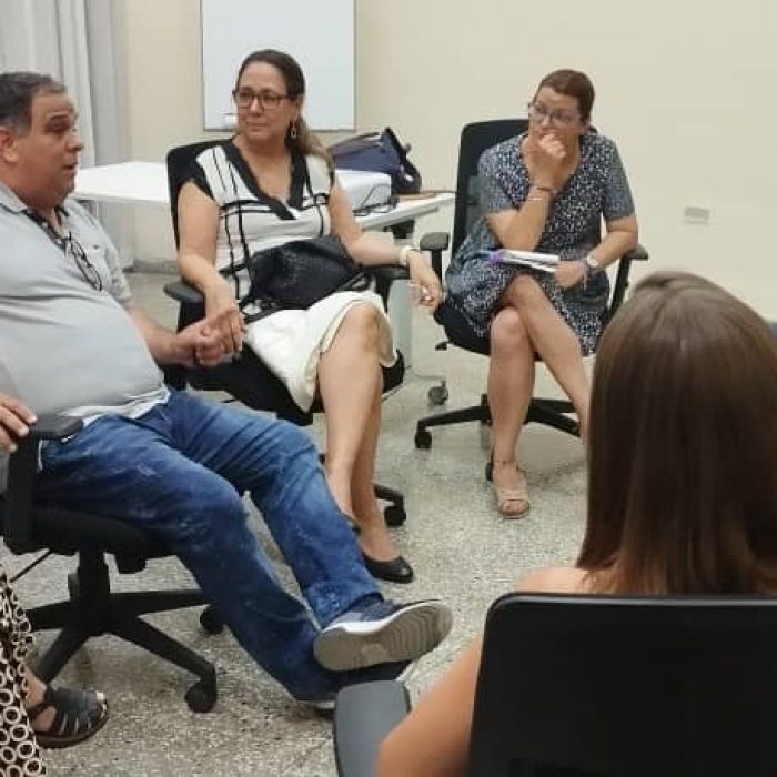 Visita la Rectora el laboratorio Social Urbano