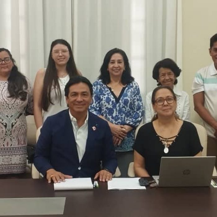 Visita oficial del Rector de la Universidad Bolivariana del Ecuador